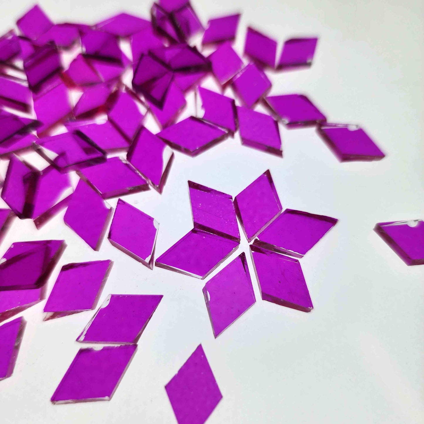 Diamond Mosaic Cut Glass - Magenta